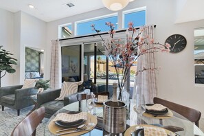 Dining - Desert Retreat - Pool/Spa, Games, EV Charger, Paul McCartney Ready! (Desert Hot Springs)