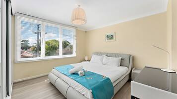 2 bedrooms, iron/ironing board, Internet, bed sheets