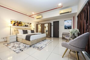 Superior Duplex, 1 King Bed | Desk, laptop workspace, blackout drapes, iron/ironing board