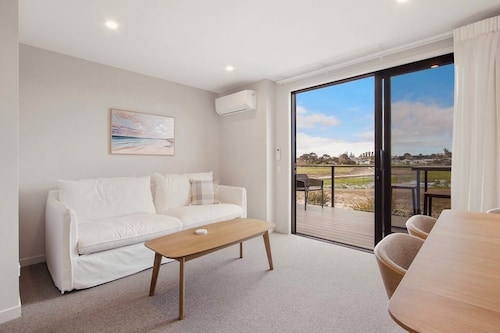 Relax at The Reef (Apartment #B2)