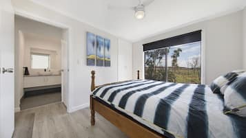 6 bedrooms, bed sheets