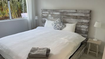 2 bedrooms, iron/ironing board, WiFi, bed sheets