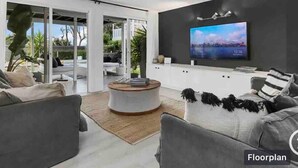 Living area - `WHITE BEACH HOUSE` High on Belmore, PETS welcome (Sunshine Beach)