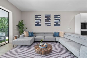 智能电视  、电子游戏、桌上足球