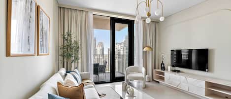 テレビ、書斎 / ワークスペース