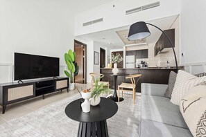 TV, offices - Silkhaus Bay Central Tower | Near Marina Mall (Dubai)