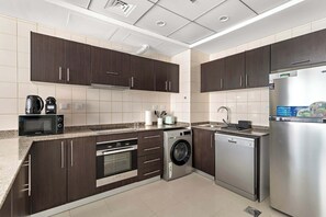 Fridge, microwave, oven, stovetop