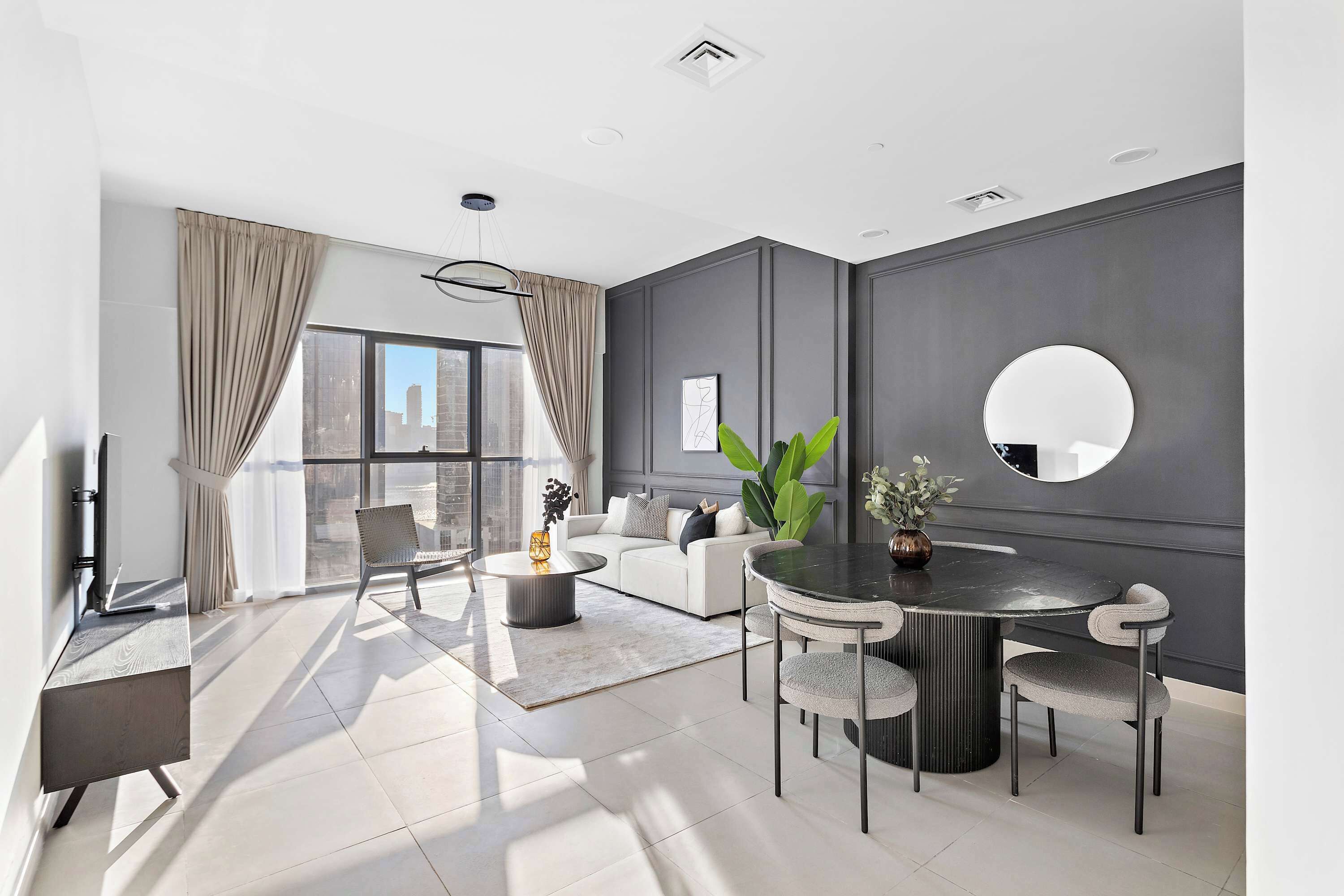 Televisión y oficina 