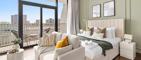 Skrivebord, strygejern/strygebræt, Wi-Fi, sengetøj