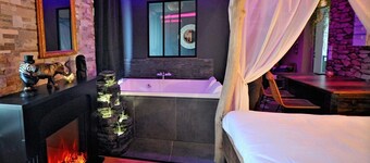 Évasion Safari luxe, Private XXL Spa, Cinema screen, Waterfall, Sleeps 4