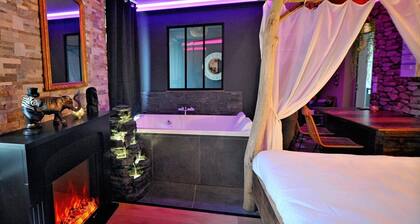 Évasion Safari luxe, Private XXL Spa, Cinema screen, Waterfall, Sleeps 4