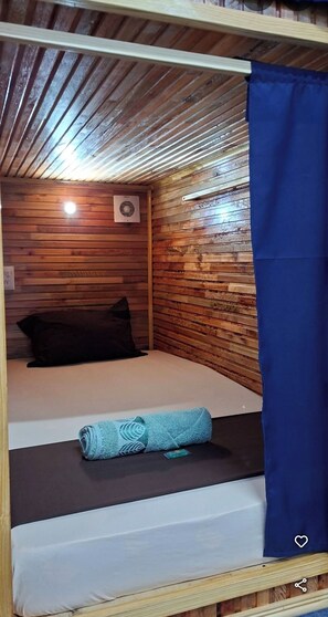 Shared Dormitory, Patio | Free WiFi, bed sheets - Cuba linda (Asunción)