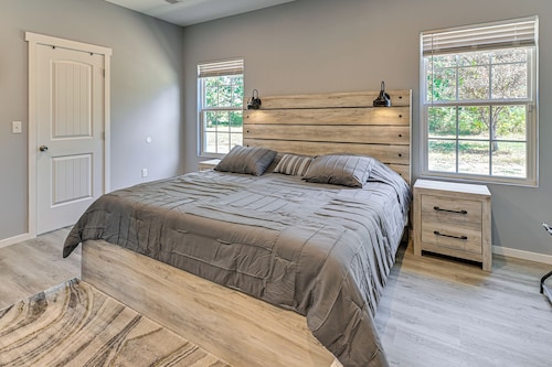 2 Mi to Marina & Lake Cumberland! Newly Built Home