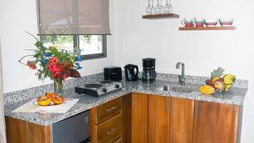 Fridge, stovetop, coffee/tea maker, toaster