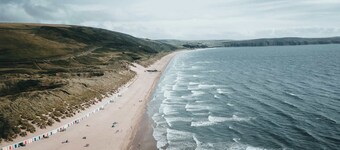 Beachy Lodge with Deck & Parking, nr Ilfracombe