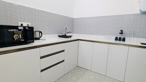 Microwave, stovetop, dishwasher