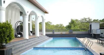 Azure Nest |1BHK| Nr. Candolim Beach