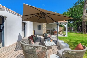 Outdoor dining - Villa Grand-Voile 5*, Noirmoutier-en-l'Île (Noirmoutier-en-l'Île)