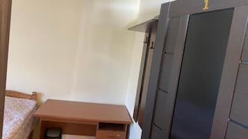 Chambre Classique Double ou avec lits jumeaux, vue jardin | Bureau, espace de travail pour ordinateur portable, Wi-Fi gratuit