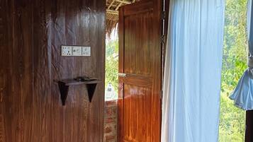 Traditional Room | Free WiFi