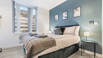 1 quarto, escrivaninha, ferros/tábuas de passar roupa, Wi-Fi de cortesia