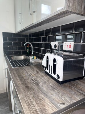 Fridge, microwave, oven, stovetop
