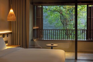 Premier Suite, Balcony, City View | Balcony