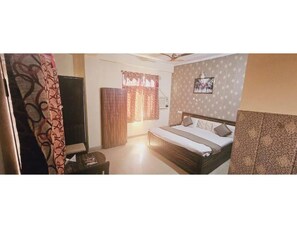 Chambre Double, vue ville