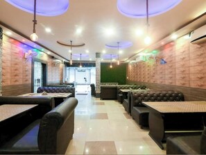 Restaurant - Hotel Golden Village Sidcul Haridwar (Haridwar)