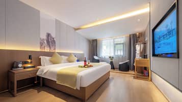 Luxury Double Room | Desk, laptop workspace, blackout drapes, soundproofing