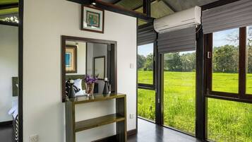 Chalet | In-room safe, iron/ironing board, free WiFi