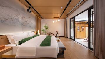 Romantische tweepersoonskamer, uitzicht op tuin | Een bureau, een laptopwerkplek, gratis wifi