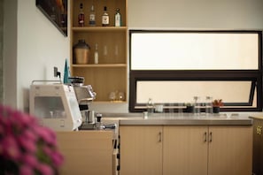 Kaffee und/oder Kaffeemaschine