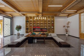 Lobby - The wonderland homestay (Deqin)