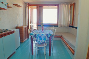 Comfort Apartment, 3 Bedrooms | Private kitchen | Fridge - Apartment in Sardinia With Sea View (Olbia)