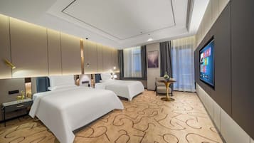 Superior Twin Room, City View | Desk, laptop workspace, blackout drapes, soundproofing
