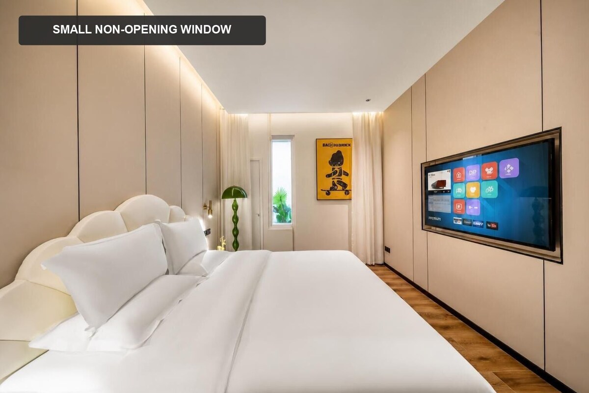 Comfort Double Room | Desk, laptop workspace, blackout drapes, soundproofing