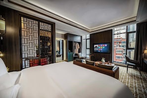Luxury Double Room, City View | Desk, laptop workspace, blackout drapes, soundproofing