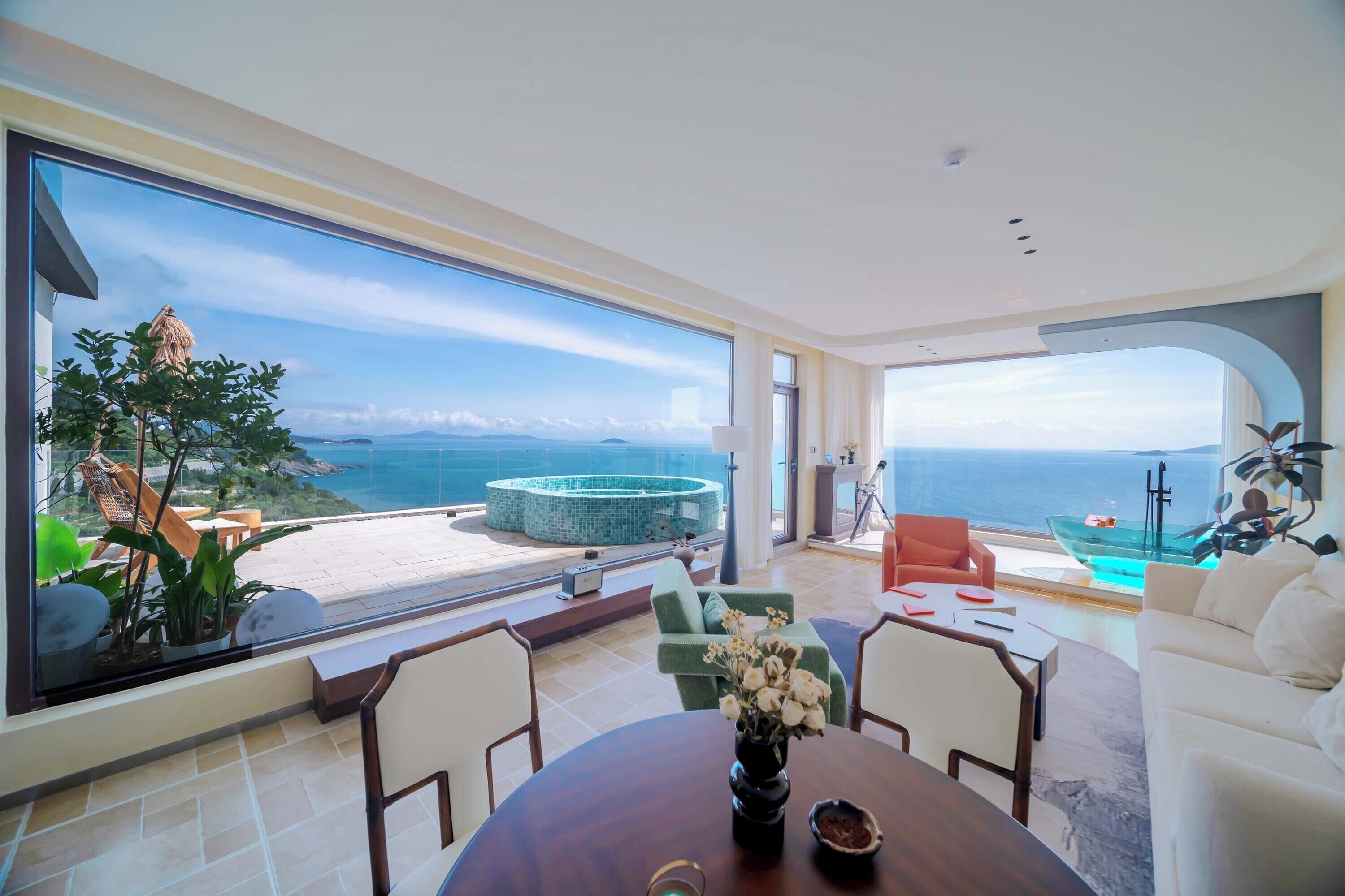 Deluxe Suite, Ocean View | View from room