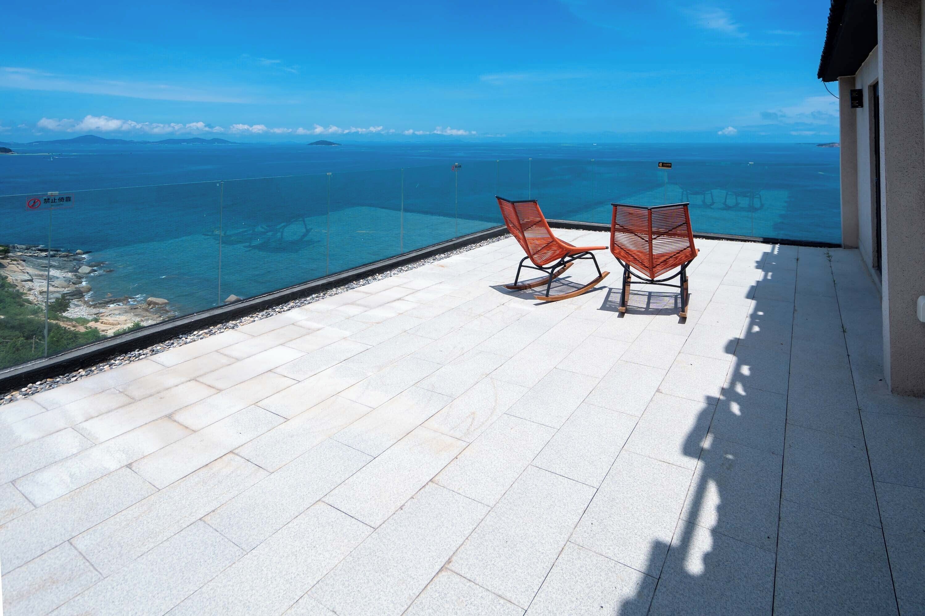 Comfort-Zweibettzimmer, Meerblick | Terrasse/Patio