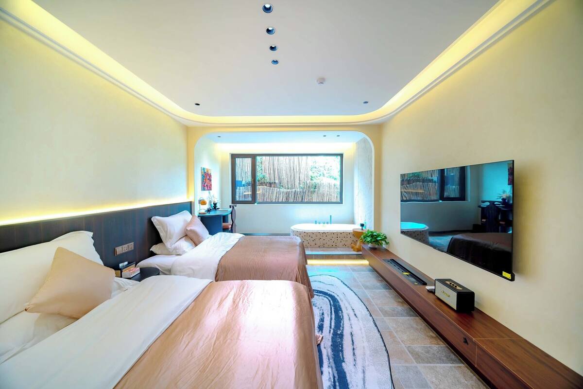 ห้องซิกเนเจอร์ทวิน, วิวภูเขา | โต๊ะทำงาน, พื้นที่ทำงานแบบใช้แล็ปท็อป, ผ้าม่านกันแสง, Wi-Fi ฟรี