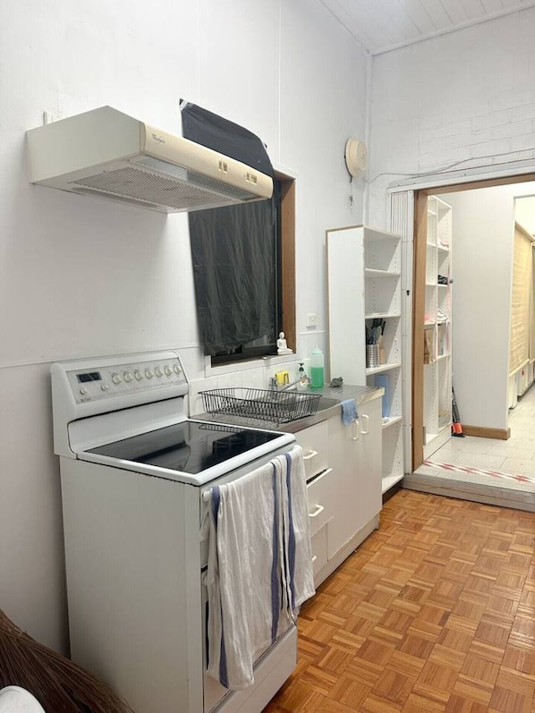 Fridge, microwave, stovetop, toaster