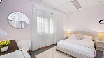 1 bedroom, desk, iron/ironing board, WiFi