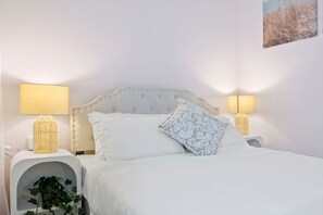 1 bedroom, desk, iron/ironing board, WiFi