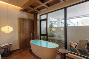 Luxury Double Room, Hill View | Deep-soaking bathtub