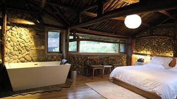 Habitación Signature doble, vistas a la montaña | Ropa de cama de alta calidad y escritorio