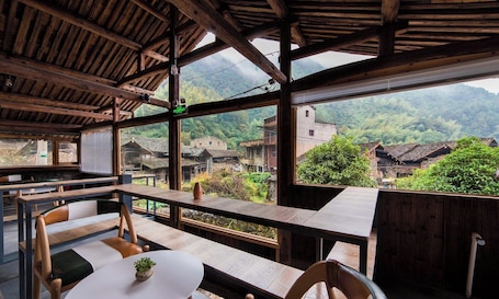 Terrace/patio. Lishui Manshanju Forest Retreat