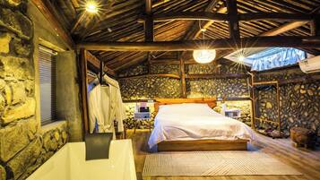 シグネチャー ダブルルーム マウンテンビュー | 高級寝具、客室ごとに異なる装飾、客室ごとに異なるインテリア、デスク