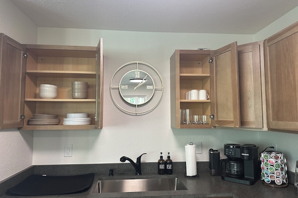 Mikrowelle, Ofen, Herdplatte, Geschirrspüler