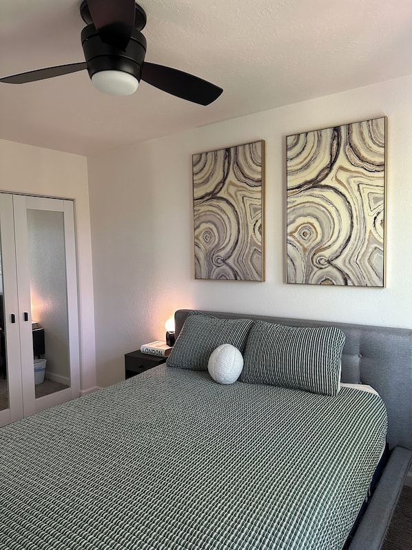 3 bedrooms, iron/ironing board, WiFi, bed sheets